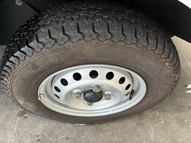 ハイゼットトラックスタンダード　４ＷＤ電子制御式４ＷＤ・１．２万Ｋ・ＡＭ／ＦＭラジオ・マニュアルエアコン・横滑り防止・アイドリングストップ・ヘッドライトコントロール・衝突回避支援システム・コーナーセンサー・平シート・スマートアシスト搭載車（北海道）の中古車