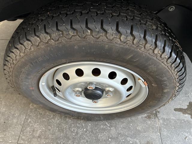 ハイゼットトラックスタンダード　４ＷＤ電子制御式４ＷＤ・１．２万Ｋ・ＡＭ／ＦＭラジオ・マニュアルエアコン・横滑り防止・アイドリングストップ・ヘッドライトコントロール・衝突回避支援システム・コーナーセンサー・平シート・スマートアシスト搭載車（北海道）の中古車