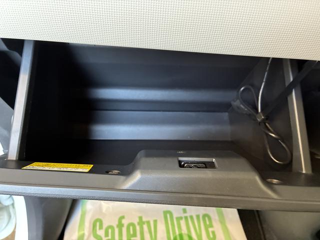 ムーヴキャンバスXリミテッドメイクアップ SAII 4WDワンオーナー・4WD・5.8万K・ナビ・パノラマモニター・ETC・ステアリングスイッチ・オートエアコン・両側電動スライドドア・置きラクボックス・シートアンダートレイ・電子カードキー・スマートアシスト(北海道)の中古車