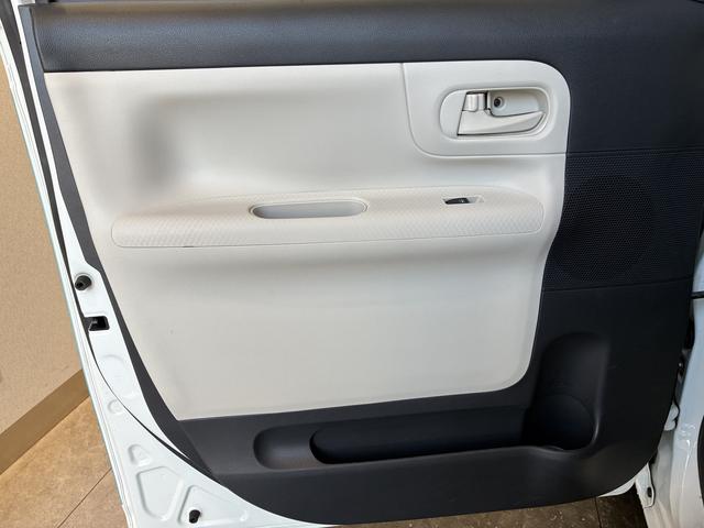 ムーヴキャンバスXリミテッドメイクアップ SAII 4WDワンオーナー・4WD・5.8万K・ナビ・パノラマモニター・ETC・ステアリングスイッチ・オートエアコン・両側電動スライドドア・置きラクボックス・シートアンダートレイ・電子カードキー・スマートアシスト(北海道)の中古車