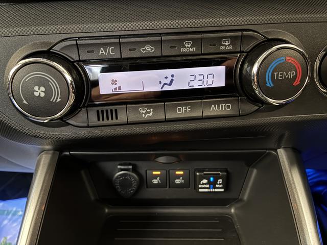 ロッキープレミアム　４ＷＤワンオーナー・４ＷＤ・２．０万Ｋ・ナビ・パノラマモニター・ドライブレコーダー・ステアリングスイッチ・クルーズコントロール・オートエアコン・シートアンダートレイ・電子カードキー・スマートアシスト搭載車（北海道）の中古車