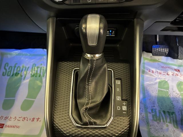 ロッキープレミアム　４ＷＤワンオーナー・４ＷＤ・２．０万Ｋ・ナビ・パノラマモニター・ドライブレコーダー・ステアリングスイッチ・クルーズコントロール・オートエアコン・シートアンダートレイ・電子カードキー・スマートアシスト搭載車（北海道）の中古車