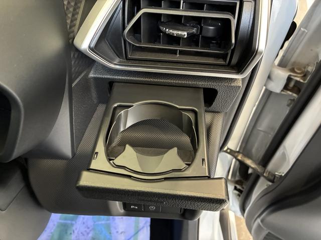 ロッキープレミアム　４ＷＤワンオーナー・４ＷＤ・２．０万Ｋ・ナビ・パノラマモニター・ドライブレコーダー・ステアリングスイッチ・クルーズコントロール・オートエアコン・シートアンダートレイ・電子カードキー・スマートアシスト搭載車（北海道）の中古車