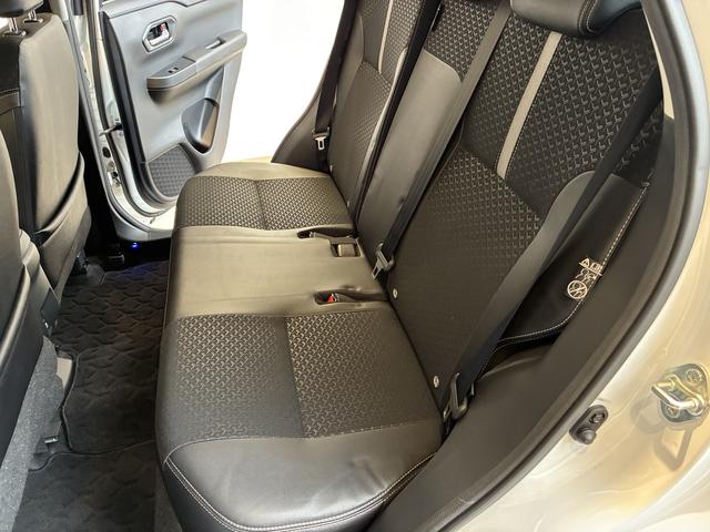 ロッキープレミアム　４ＷＤワンオーナー・４ＷＤ・２．０万Ｋ・ナビ・パノラマモニター・ドライブレコーダー・ステアリングスイッチ・クルーズコントロール・オートエアコン・シートアンダートレイ・電子カードキー・スマートアシスト搭載車（北海道）の中古車