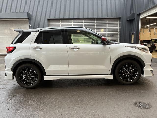 ロッキープレミアム　４ＷＤワンオーナー・４ＷＤ・２．０万Ｋ・ナビ・パノラマモニター・ドライブレコーダー・ステアリングスイッチ・クルーズコントロール・オートエアコン・シートアンダートレイ・電子カードキー・スマートアシスト搭載車（北海道）の中古車