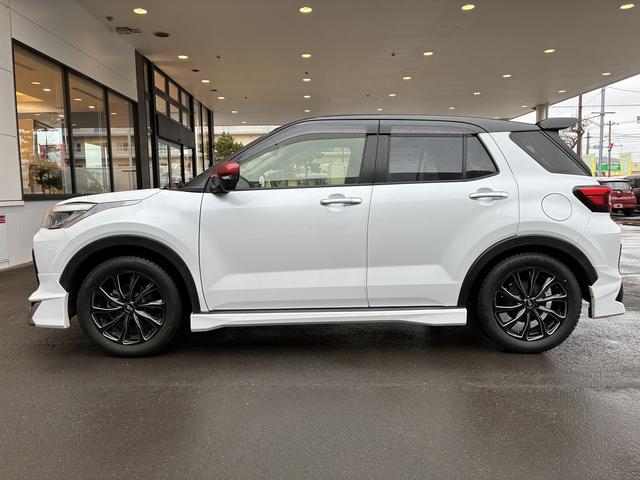 ロッキープレミアム　４ＷＤワンオーナー・４ＷＤ・２．０万Ｋ・ナビ・パノラマモニター・ドライブレコーダー・ステアリングスイッチ・クルーズコントロール・オートエアコン・シートアンダートレイ・電子カードキー・スマートアシスト搭載車（北海道）の中古車