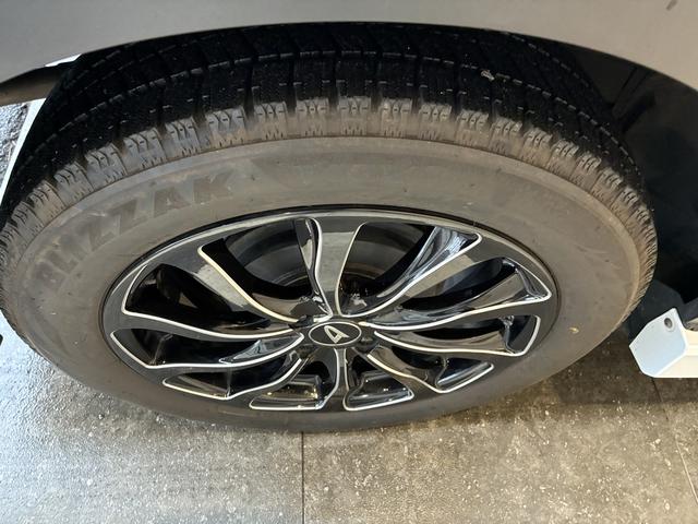 ロッキープレミアム　４ＷＤワンオーナー・４ＷＤ・２．０万Ｋ・ナビ・パノラマモニター・ドライブレコーダー・ステアリングスイッチ・クルーズコントロール・オートエアコン・シートアンダートレイ・電子カードキー・スマートアシスト搭載車（北海道）の中古車