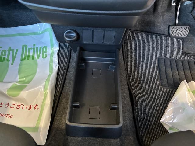 ミライースＬ　ＳＡIII　４ＷＤワンオーナー・４ＷＤ・３．２万Ｋ・ＣＤチューナー・マニュアルエアコン・横滑り防止・ヘッドライトコントロール・衝突回避支援システム・オートハイビーム・コーナーセンサー・スマートアシスト搭載車・キーレス（北海道）の中古車