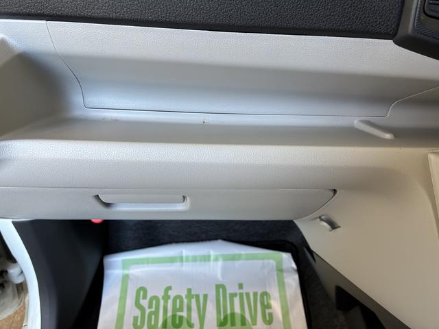 ミライースＸ　ＳＡIII　４ＷＤワンオーナー・４ＷＤ・３．４万Ｋ・ＣＤチューナー・マニュアルエアコン・コーナーセンサー・オートハイビーム・ドアバイザー・スタッドレスタイヤ・フルホイールキャップ・キーレス・スマートアシスト搭載車（北海道）の中古車