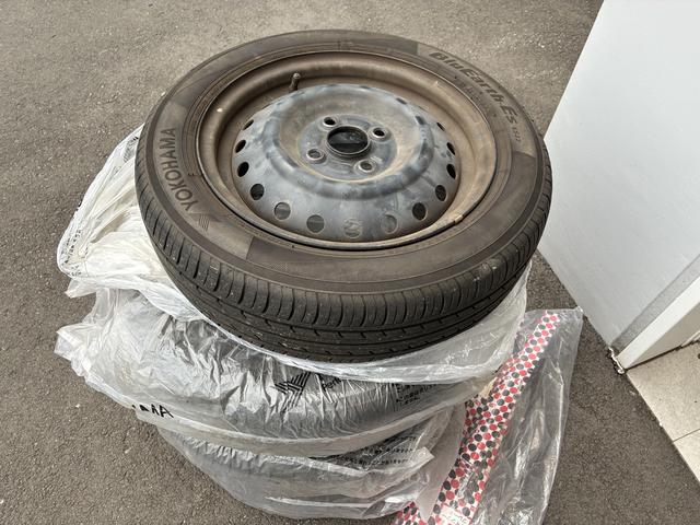 ムーヴL SAIII 4WDワンオーナー・4WD・4.4万K・CDチューナー・ドライブレコーダー・マニュアルエアコン・シートヒーター・オートハイビーム・ドアバイザー・スタッドレスタイヤ・スマートアシスト搭載車・キーレスエントリー(北海道)の中古車