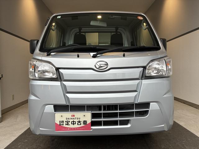 ハイゼットトラックスタンダード　４ＷＤワンオーナー・５ＭＴ・パートタイム４ＷＤ・２．２万Ｋ・ＡＭ／ＦＭラジオ・マニュアルエアコン・ドライブレコーダー・ヘッドライトコントロール・ドアバイザー・キーレスエントリー・スタッドレスタイヤ・禁煙車（北海道）の中古車