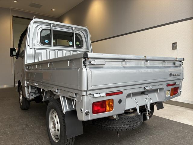 ハイゼットトラックスタンダード　４ＷＤワンオーナー・５ＭＴ・パートタイム４ＷＤ・２．２万Ｋ・ＡＭ／ＦＭラジオ・マニュアルエアコン・ドライブレコーダー・ヘッドライトコントロール・ドアバイザー・キーレスエントリー・スタッドレスタイヤ・禁煙車（北海道）の中古車
