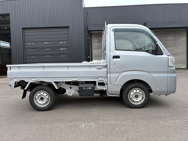 ハイゼットトラックスタンダード　４ＷＤワンオーナー・５ＭＴ・パートタイム４ＷＤ・２．２万Ｋ・ＡＭ／ＦＭラジオ・マニュアルエアコン・ドライブレコーダー・ヘッドライトコントロール・ドアバイザー・キーレスエントリー・スタッドレスタイヤ・禁煙車（北海道）の中古車