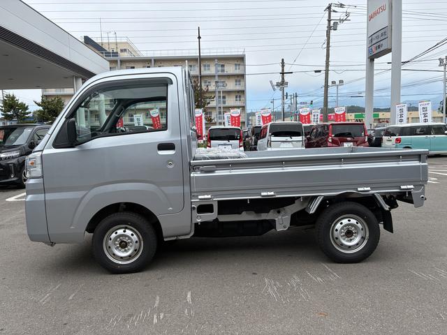 ハイゼットトラックスタンダード　４ＷＤワンオーナー・５ＭＴ・パートタイム４ＷＤ・２．２万Ｋ・ＡＭ／ＦＭラジオ・マニュアルエアコン・ドライブレコーダー・ヘッドライトコントロール・ドアバイザー・キーレスエントリー・スタッドレスタイヤ・禁煙車（北海道）の中古車
