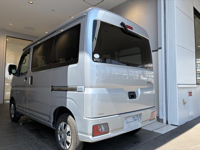 ハイゼットカーゴクルーズ　４ＷＤワンオーナー・４ＷＤ・１．６万Ｋ・ナビ・バックカメラ・ＥＴＣ・ドライブレコーダー・スマートインナーミラー・マニュアルエアコン・スタッドレスタイヤ・スマートアシスト搭載車・エンジンスターター（北海道）の中古車
