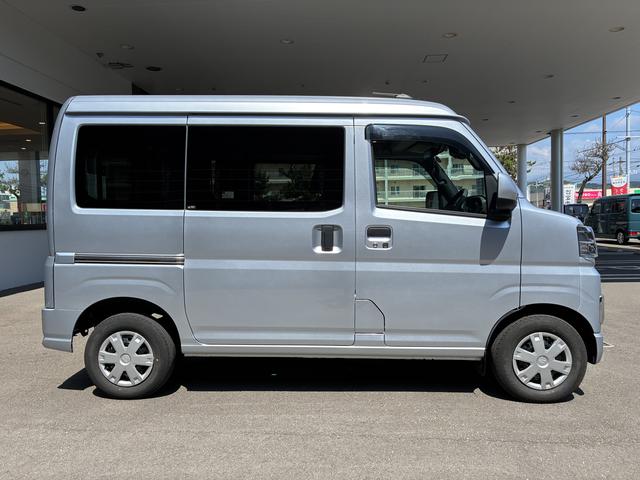 ハイゼットカーゴクルーズ　４ＷＤワンオーナー・４ＷＤ・１．６万Ｋ・ナビ・バックカメラ・ＥＴＣ・ドライブレコーダー・スマートインナーミラー・マニュアルエアコン・スタッドレスタイヤ・スマートアシスト搭載車・エンジンスターター（北海道）の中古車