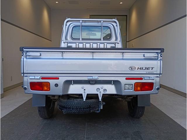 ハイゼットトラックスタンダード 4WDパートタイム4WD・1.2万K・AM/FMラジオ・5MT・マニュアルエアコン・ドアバイザー・荷台ゴムマット・ゲートプロテクター・ハロゲンランプ・バッテリーカバー・アルミホイール・ドライブレコーダー(北海道)の中古車
