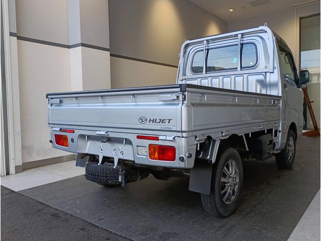 ハイゼットトラックスタンダード 4WDパートタイム4WD・1.2万K・AM/FMラジオ・5MT・マニュアルエアコン・ドアバイザー・荷台ゴムマット・ゲートプロテクター・ハロゲンランプ・バッテリーカバー・アルミホイール・ドライブレコーダー(北海道)の中古車