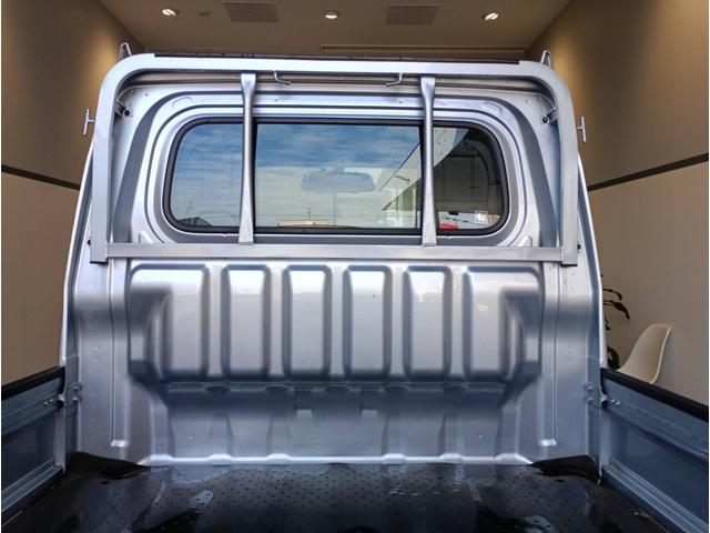 ハイゼットトラックスタンダード 4WDパートタイム4WD・1.2万K・AM/FMラジオ・5MT・マニュアルエアコン・ドアバイザー・荷台ゴムマット・ゲートプロテクター・ハロゲンランプ・バッテリーカバー・アルミホイール・ドライブレコーダー(北海道)の中古車