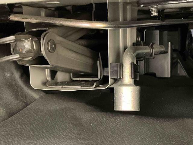 ハイゼットカーゴデラックス５５ｔｈアニバーサリーゴールドエディション４ＷＤ　両側スライドドア　キーレスエントリー　記録簿　ワンオーナー　エアバッグ　エアコン　パワーステアリング　パワーウィンドウ　ＡＢＳ（北海道）の中古車