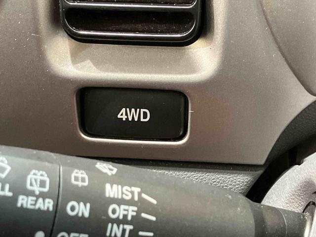 ハイゼットカーゴデラックス５５ｔｈアニバーサリーゴールドエディション４ＷＤ　両側スライドドア　キーレスエントリー　記録簿　ワンオーナー　エアバッグ　エアコン　パワーステアリング　パワーウィンドウ　ＡＢＳ（北海道）の中古車