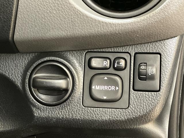 ヴィッツＦ４ＷＤ　メモリーナビ　ＥＴＣ　ＵＳＢ入力端子　キーレスエントリー　エアバッグ　エアコン　パワーステアリング　パワーウィンドウ　ＡＢＳ（北海道）の中古車