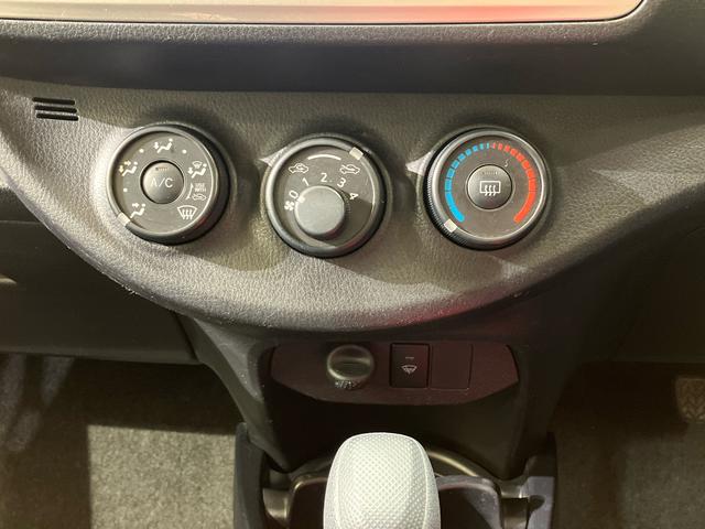 ヴィッツＦ４ＷＤ　メモリーナビ　ＥＴＣ　ＵＳＢ入力端子　キーレスエントリー　エアバッグ　エアコン　パワーステアリング　パワーウィンドウ　ＡＢＳ（北海道）の中古車