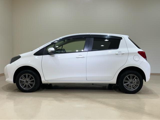 ヴィッツＦ４ＷＤ　メモリーナビ　ＥＴＣ　ＵＳＢ入力端子　キーレスエントリー　エアバッグ　エアコン　パワーステアリング　パワーウィンドウ　ＡＢＳ（北海道）の中古車