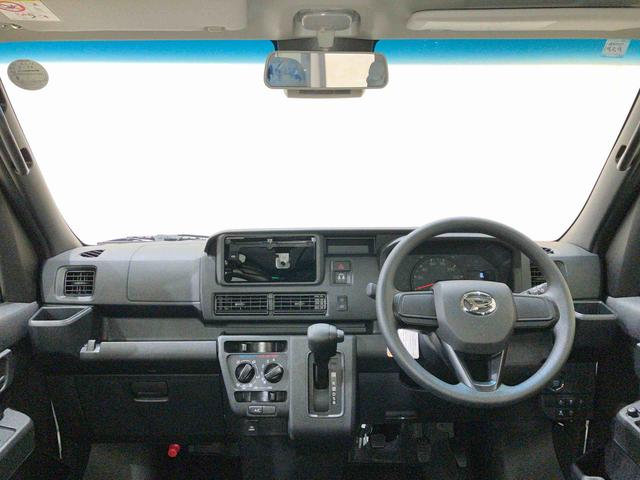ハイゼットカーゴ 中古車 デッキバンＧ４ＷＤ　両側スライドドア　アイドリングストップ　オートマチックハイビーム　衝突防止システム　レーンアシスト　スマートキー　衝突安全ボディ　記録簿　ワンオーナー　エアバッグ　エアコン　パワーステアリング