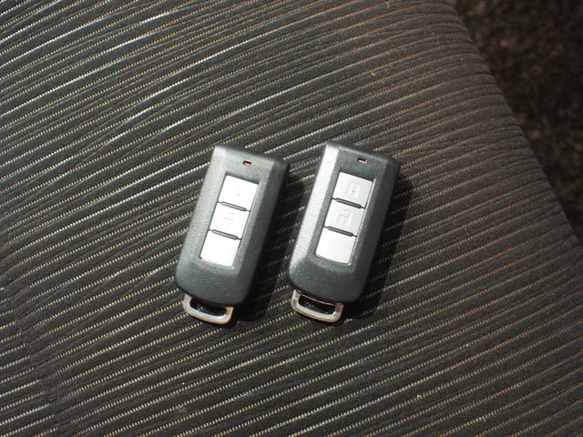 デイズハイウェイスター　Ｘ４ＷＤ　夏冬タイヤ　エマージェンシーブレーキ　キセノンヘッドライト　オートライト　日産純正ナビ　アラウンドビューモニター　リモコンエンジンスターター　ＥＴＣ車載器　運転席シートヒーター（北海道）の中古車
