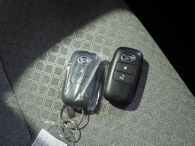 タントX4WD 両側スライドドア左電動 LEDヘッドライト オートライト オーディオレス 運転席助手席シートヒーター キーフリーシステム アイドリングストップ VSC(横滑り抑制機能)(北海道)の中古車