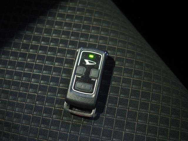 タントカスタムＸ４ＷＤ　両側パワースライドドア　夏冬タイヤ　ダイハツ純正ナビ　バックモニター　リモコンエンジンスターター　ＬＥＤヘッドライト　オートライト　シートヒーター　後席テーブル　アイドリングストップ（北海道）の中古車