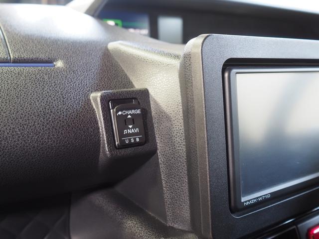 タントカスタムＸ４ＷＤ　両側パワースライドドア　夏冬タイヤ　ダイハツ純正ナビ　バックモニター　リモコンエンジンスターター　ＬＥＤヘッドライト　オートライト　シートヒーター　後席テーブル　アイドリングストップ（北海道）の中古車