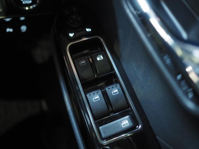 タントカスタムＸ４ＷＤ　両側パワースライドドア　夏冬タイヤ　ダイハツ純正ナビ　バックモニター　リモコンエンジンスターター　ＬＥＤヘッドライト　オートライト　シートヒーター　後席テーブル　アイドリングストップ（北海道）の中古車