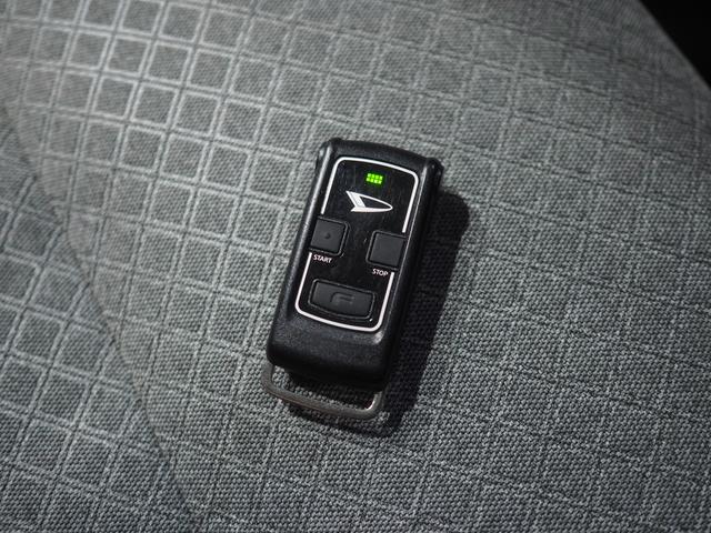 タントＸ４ＷＤ　両側スライドドア左電動　ダイハツ純正ナビ　バックモニター　リモコンエンジンスターター　後席テーブル　運転席助手席シートヒーター　オートエアコン　前後コーナーセンサー　ＬＥＤヘッドライト（北海道）の中古車