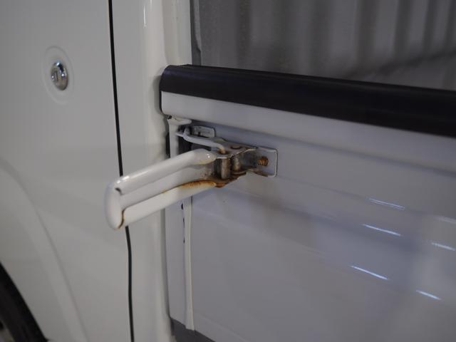 ハイゼットトラックスタンダード　エアコン・パワステレスパートタイム４ＷＤ　４速オートマチック　ＡＭ／ＦＭラジオ　荷台塗装あり（北海道）の中古車