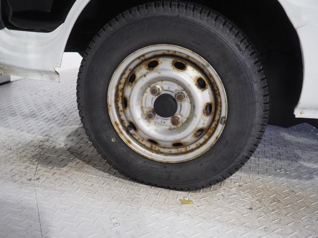 ハイゼットトラックスタンダード　エアコン・パワステレスパートタイム４ＷＤ　４速オートマチック　ＡＭ／ＦＭラジオ　荷台塗装あり（北海道）の中古車