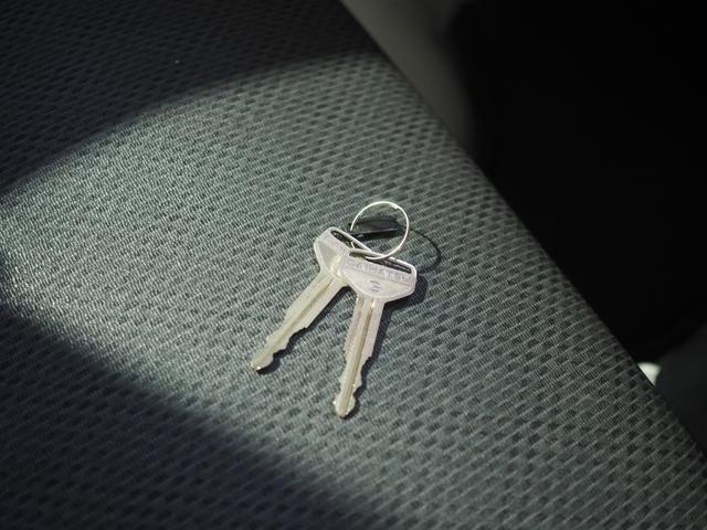 ハイゼットトラックスタンダード　エアコン・パワステレスパートタイム４ＷＤ　４速オートマチック　ＡＭ／ＦＭラジオ　荷台塗装あり（北海道）の中古車