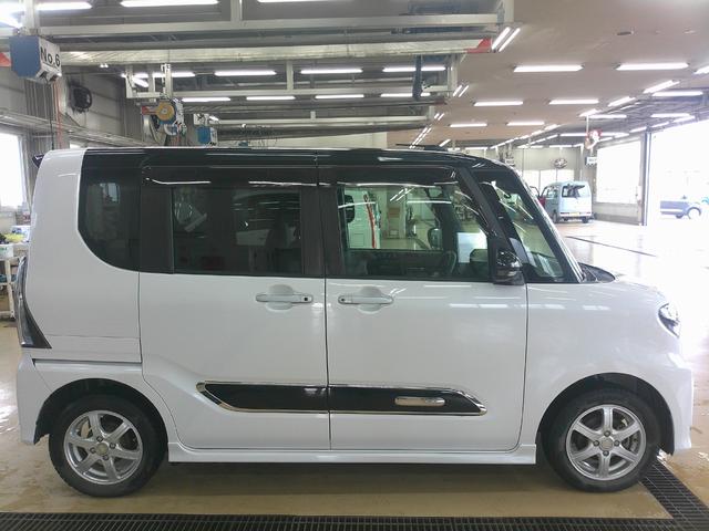 タントカスタムＲＳ４ＷＤ　スマートアシスト　両側パワースライドドア　ＬＥＤヘッドライト　オートライト　オートエアコン　ダイハツ純正ナビ　パノラマモニター　運転席助手席シートヒーター　アイドリングストップ（北海道）の中古車