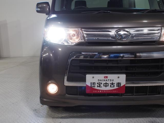 タントカスタムＬ４ＷＤ　左スライドドア　夏冬タイヤ　ＨＩＤヘッドライト　フォグランプ　ダイハツ純正ナビ　電動格納ドアミラー　アイドリングストップ（北海道）の中古車