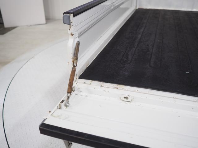 ハイゼットトラックエクストラＶＳパートタイム４ＷＤ　５速マニュアル＆副変速機　パワーステアリング　パワーウィンドウ　集中ドアロック　キーレスエントリー　カーナビ（北海道）の中古車