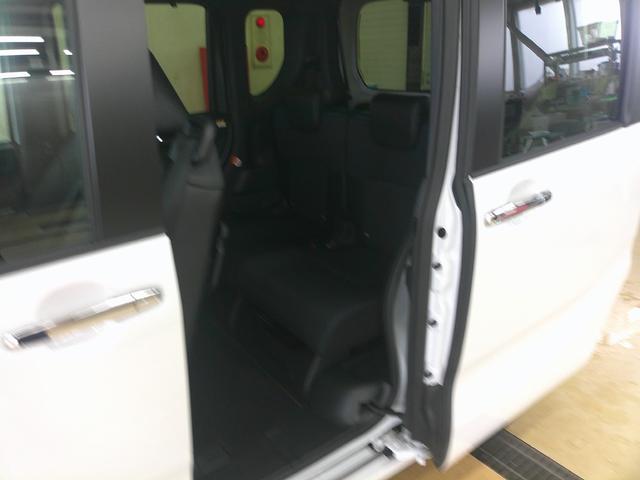 タントカスタムＸ４ＷＤ　両側パワースライドドア　オーディオレス　オートエアコン　ＬＥＤヘッドライト　オートライト　運転席助手席シートヒーター　前後コーナーセンサー　アイドリングストップ　アルミホイール（北海道）の中古車