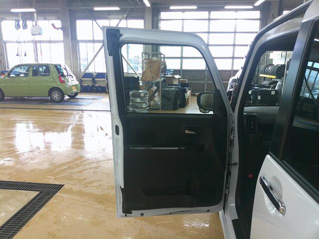 タントカスタムＸ４ＷＤ　両側パワースライドドア　オーディオレス　オートエアコン　ＬＥＤヘッドライト　オートライト　運転席助手席シートヒーター　前後コーナーセンサー　アイドリングストップ　アルミホイール（北海道）の中古車