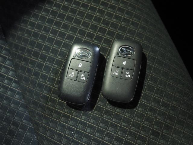 タントカスタムＸ４ＷＤ　両側パワースライドドア　ダイハツ純正ナビ　バックモニター　ナビ連動ドライブレコーダー　リモコンエンジンスターター　ＥＴＣ車載器　運転席助手席シートヒーター　前後コーナーセンサー　アルミホイール（北海道）の中古車