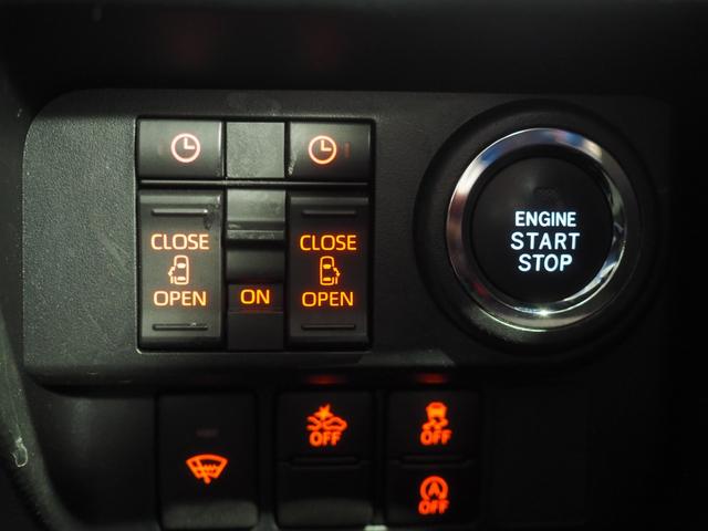 トールカスタムG4WD 両側パワースライドドア 夏冬タイヤ LEDヘッドライト CDチューナー ドライブレコーダー キーフリーシステム オートエアコン アイドリングストップ VSC(横滑り抑制機能)(北海道)の中古車