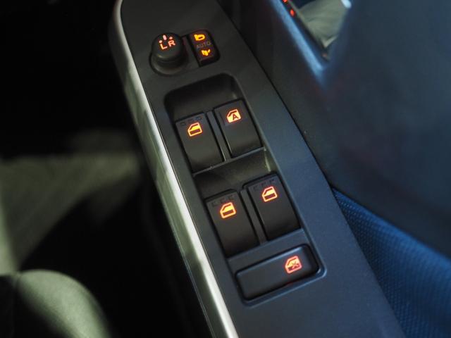 トールカスタムG4WD 両側パワースライドドア 夏冬タイヤ LEDヘッドライト CDチューナー ドライブレコーダー キーフリーシステム オートエアコン アイドリングストップ VSC(横滑り抑制機能)(北海道)の中古車