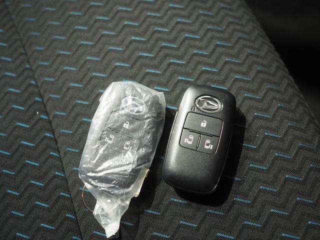 トールカスタムG4WD 両側パワースライドドア 夏冬タイヤ LEDヘッドライト CDチューナー ドライブレコーダー キーフリーシステム オートエアコン アイドリングストップ VSC(横滑り抑制機能)(北海道)の中古車