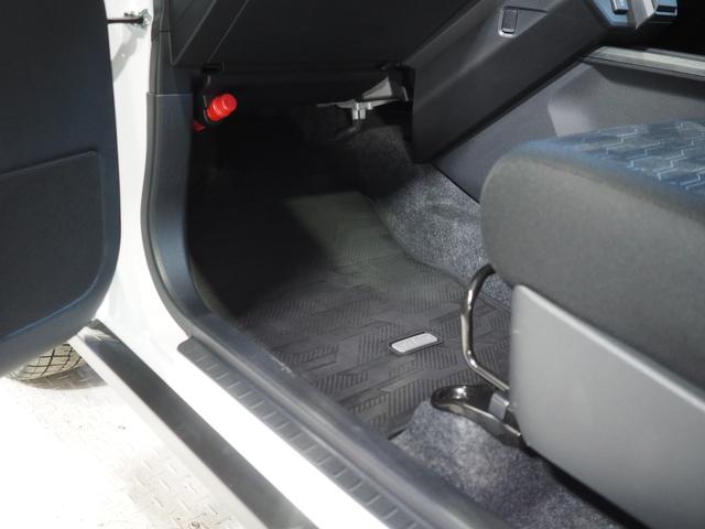 タフトＸ４ＷＤ　ガラスルーフ　ＣＤチューナー　ＬＥＤヘッドライト　オートライト　キーフリーシステム　オートエアコン　電動パーキングブレーキ　前後コーナーセンサー　アイドリングストップ（北海道）の中古車
