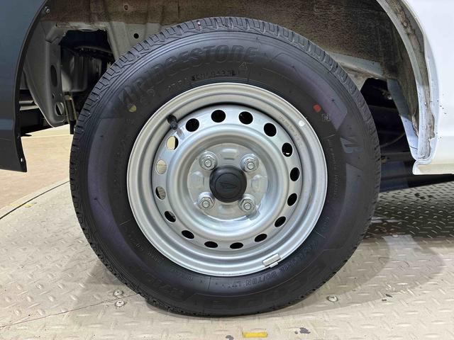 ハイゼットカーゴＤＸ４ＷＤ　オートマチックハイビーム　衝突防止システム　レーンアシスト　キーレスエントリー　記録簿　ワンオーナー　　アイドリングストップエアバッグ　エアコン　パワーステアリング　パワーウィンドウ　ＡＢＳ（北海道）の中古車