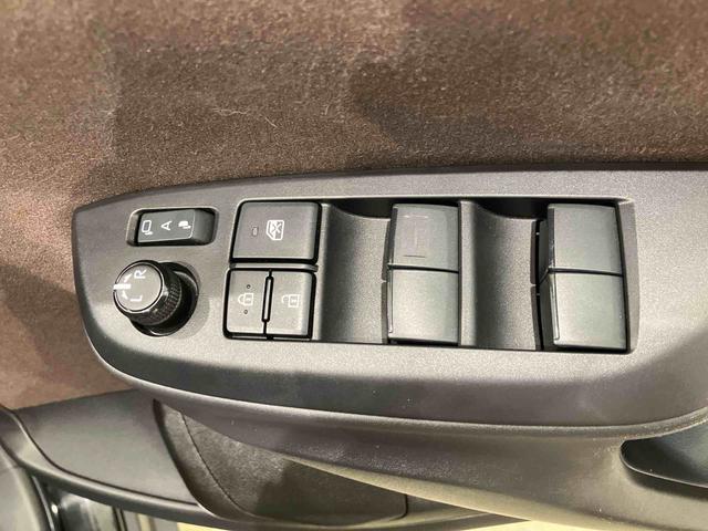 ヤリスクロスハイブリッドＺ４ＷＤ　アルミホイール　シートヒーター　衝突防止システム　ＬＥＤヘッドランプ　スマートキー　記録簿　禁煙車　ワンオーナー　エアバッグ　エアコン　パワーステアリング　パワーウィンドウ　ＡＢＳ（北海道）の中古車